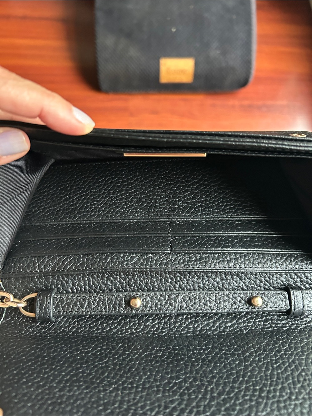 Valentino Black Leather Crossbody Wallet with Gold Chain - Picture 3 of 6